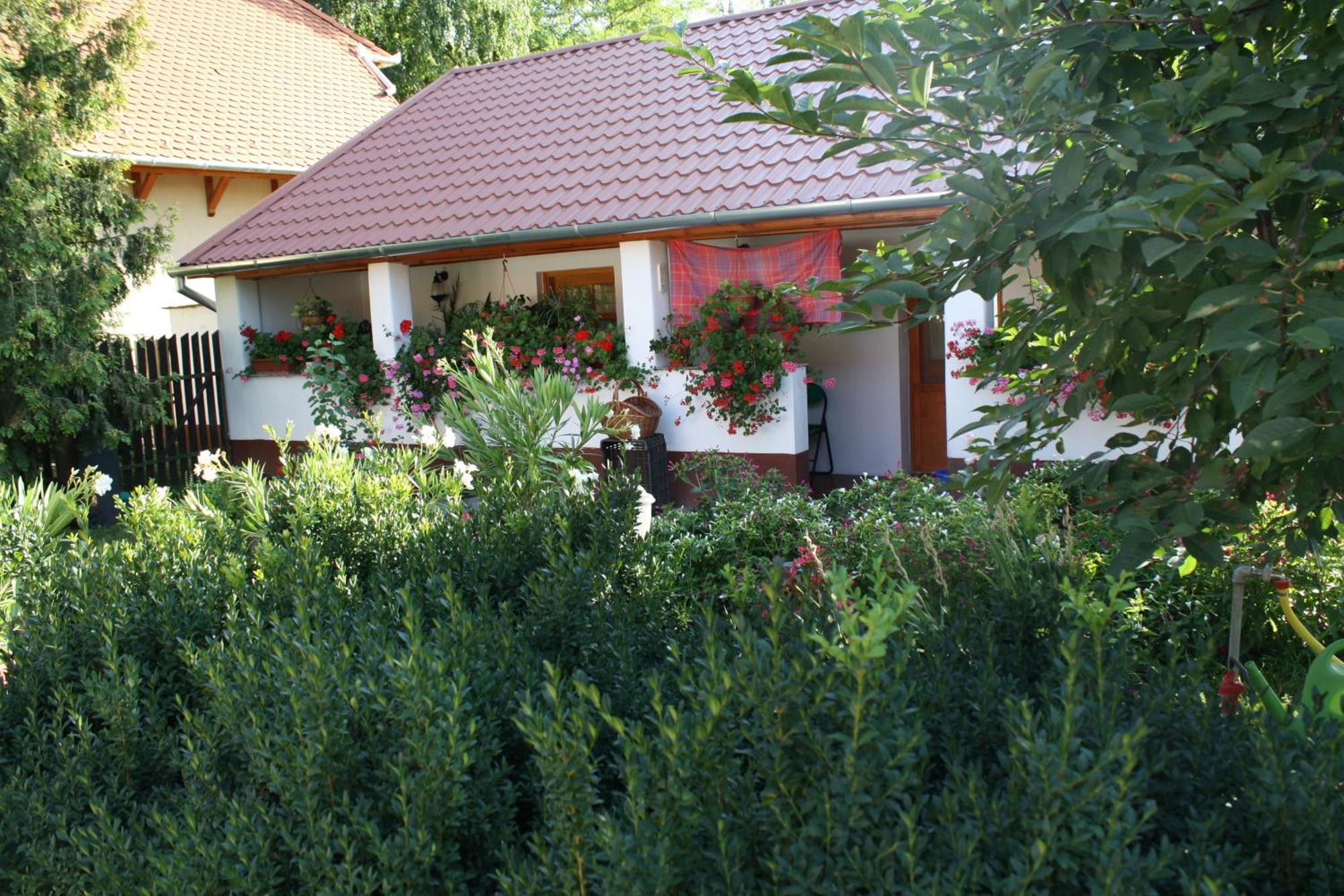 Adam Tanya Fogado Hotell Balázspuszta Exteriör bild