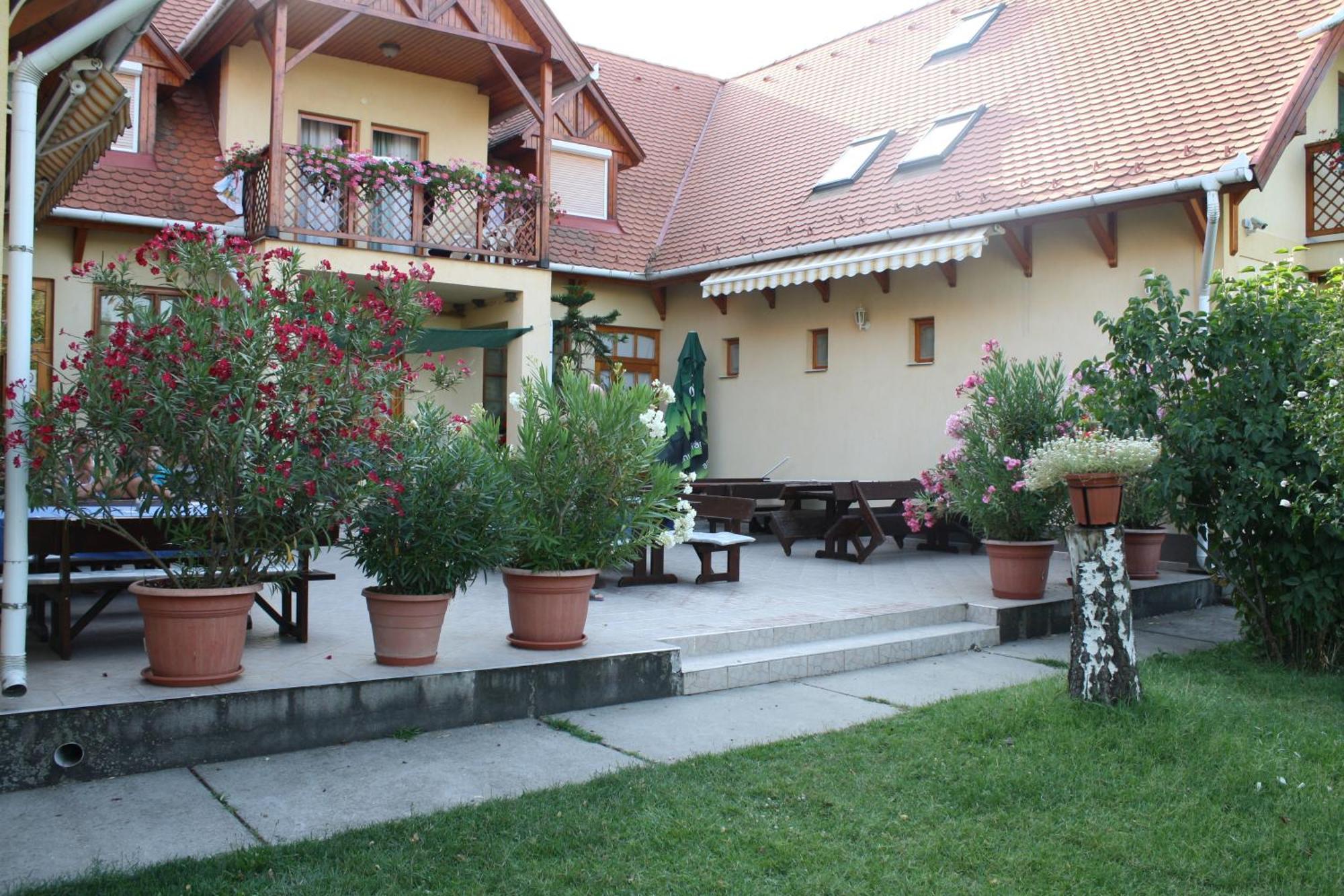 Adam Tanya Fogado Hotell Balázspuszta Exteriör bild