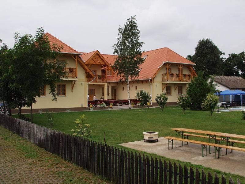 Adam Tanya Fogado Hotell Balázspuszta Exteriör bild