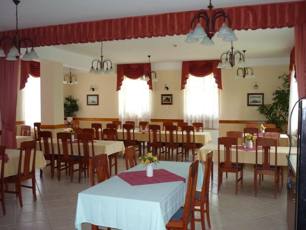 Adam Tanya Fogado Hotell Balázspuszta Exteriör bild