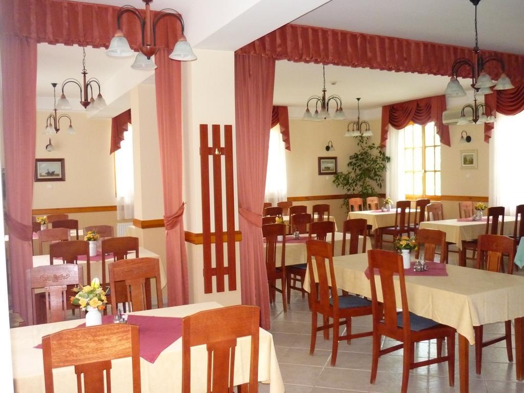 Adam Tanya Fogado Hotell Balázspuszta Exteriör bild